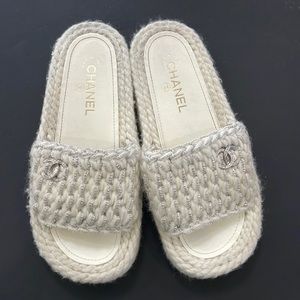 Authentic Braided Knit CC mule with silver Chanel cc metal
